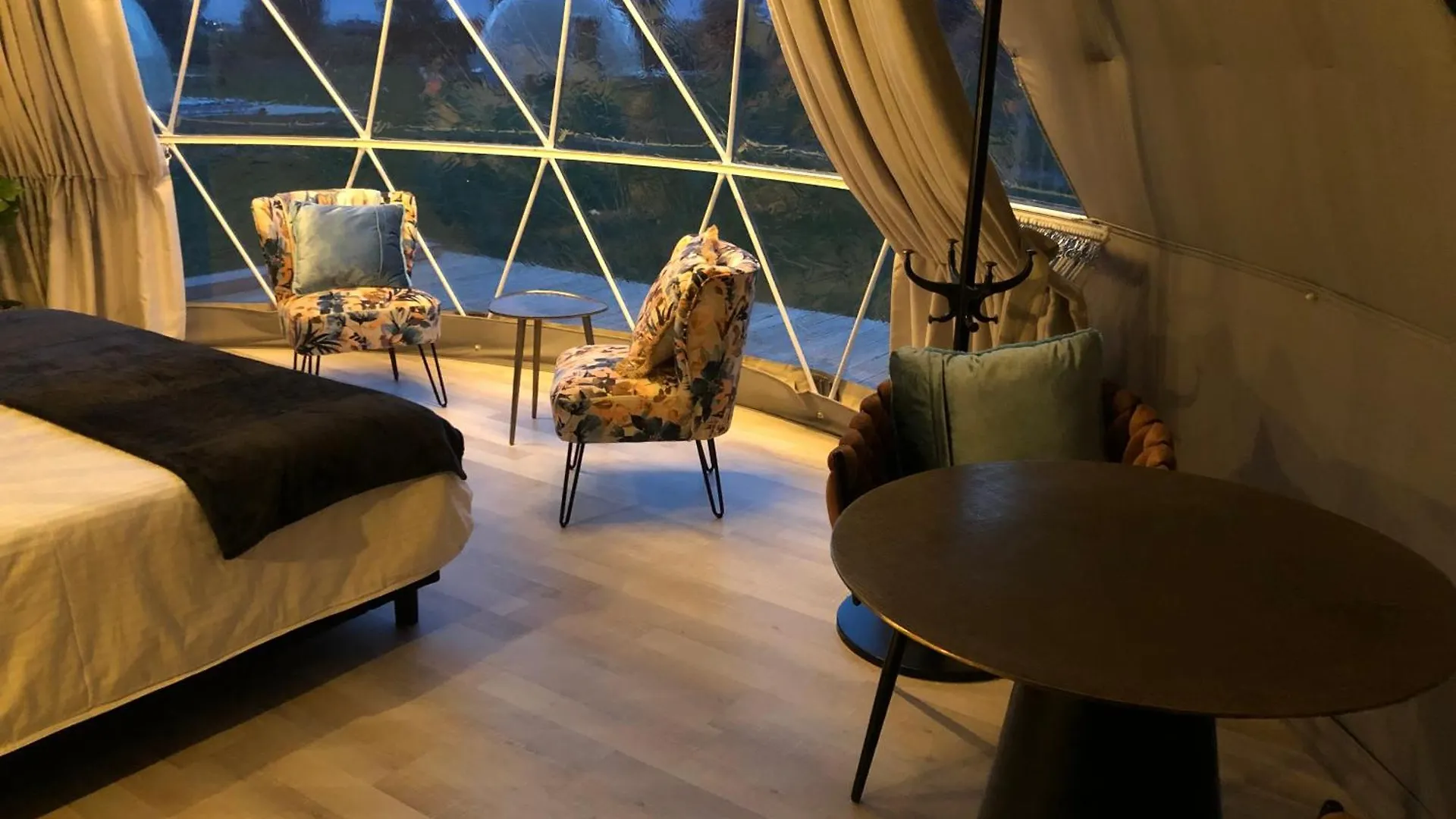 Hotel Id Glamping De Coude Scheure à Middelkerke Tente de luxe