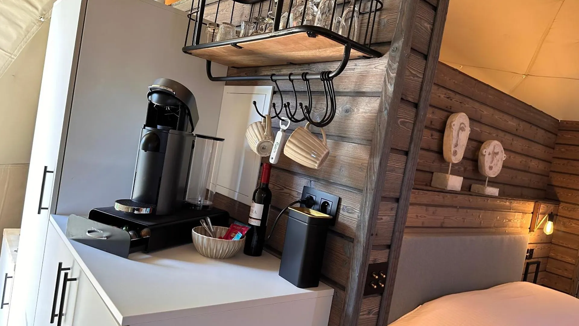 Id Glamping De Coude Scheure Hotel Middelkerke 0*,  Belgium