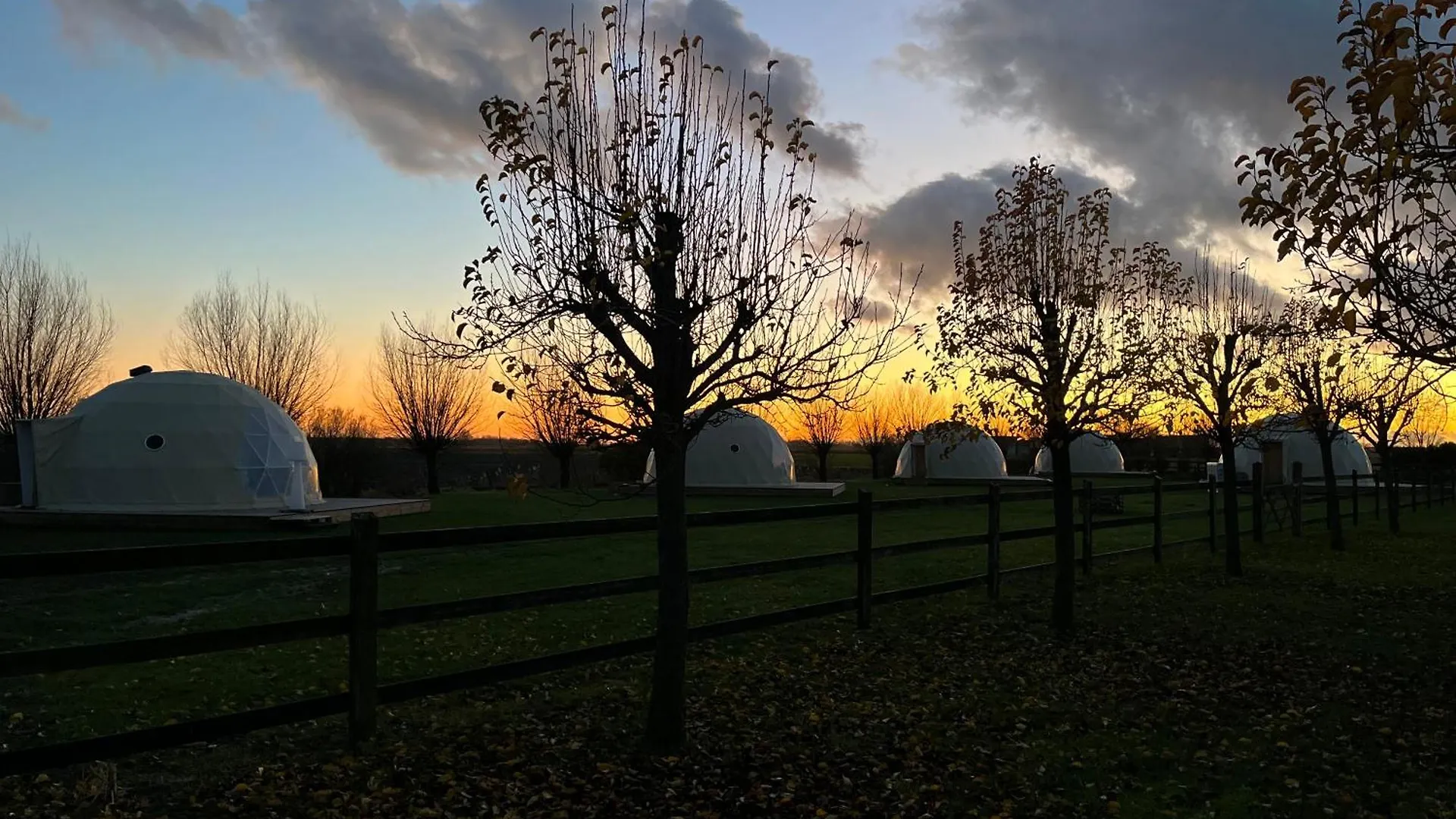 Id Glamping De Coude Scheure Hotel Middelkerke