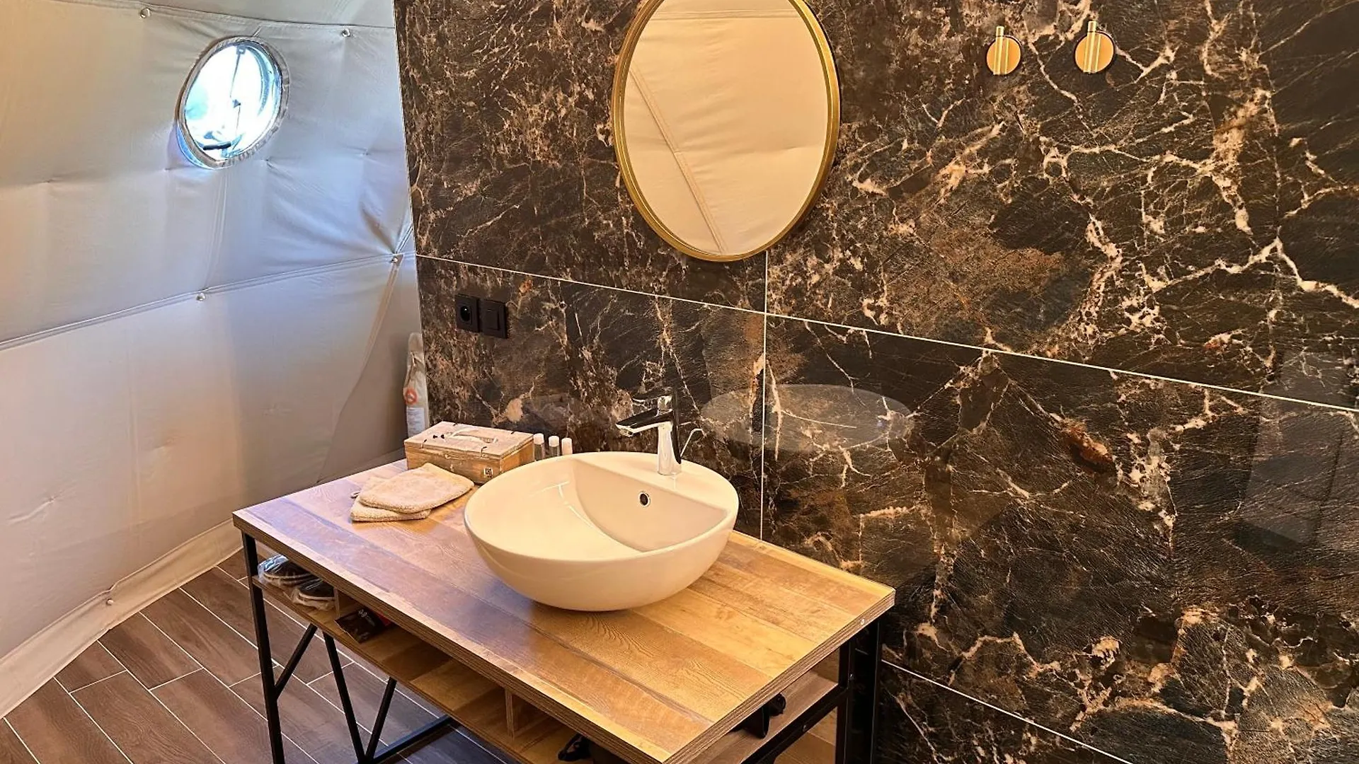 Id Glamping De Coude Scheure Hotel Middelkerke