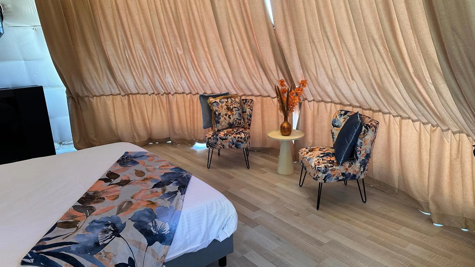 Hotel Id Glamping De Coude Scheure Middelkerke Luxuszelt